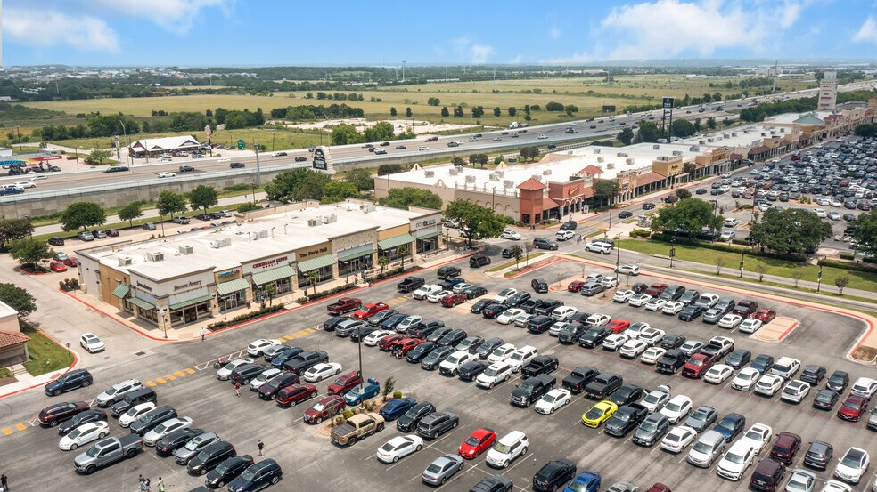 More Photos Of 3941 S Interstate 35, San Marcos Storefront For Lease