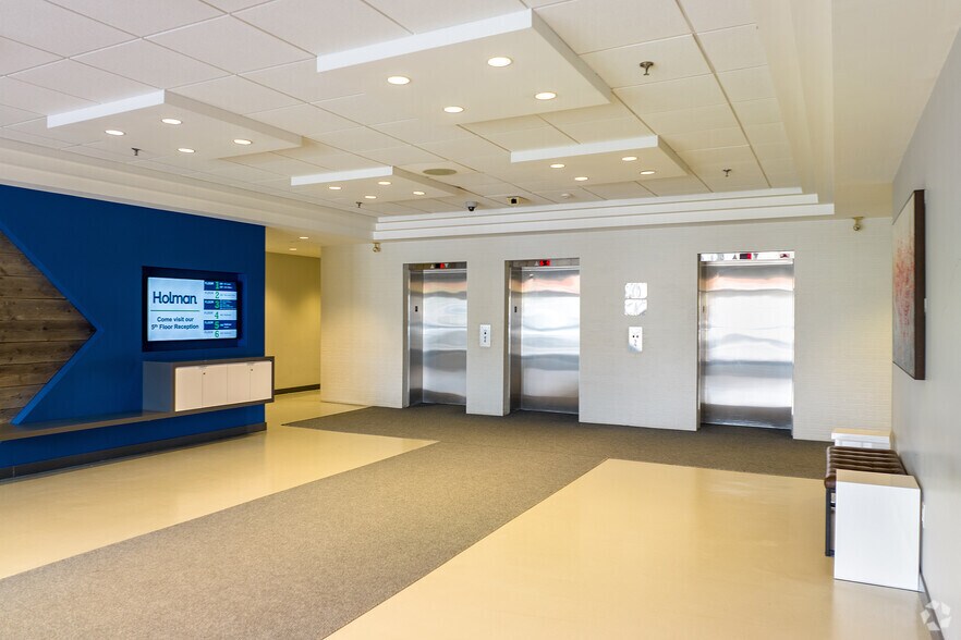 More Photos Of 1270 Central Pky, Mississauga Office For Lease