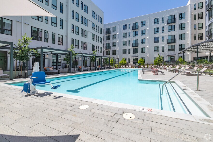 More Photos Of 251 6th St, Sacramento Apartments For Lease