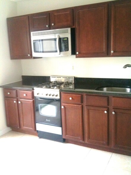 More Photos Of 340 Maple Ave, Westbury Apartments For Sale