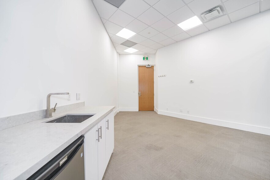 More Photos Of 4763-4789 Yonge St, Toronto Office Residential For Sale