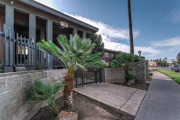 More Photos Of 126 E Jamestown St, Stockton Apartments For Sale
