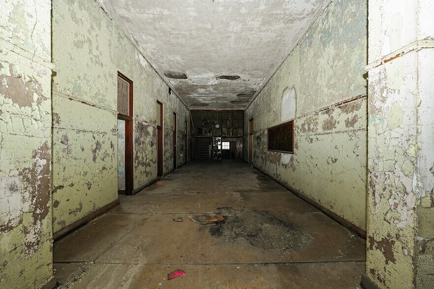 More Photos Of 4224 Fair Ave, Saint Louis Flex For Sale