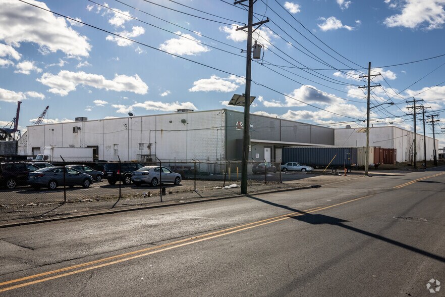 More Photos Of 77 S First St, Elizabeth Warehouse For Lease