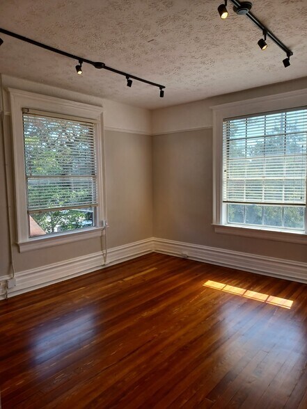 More Photos Of 330 W 9th St, Jacksonville Unknown For Lease