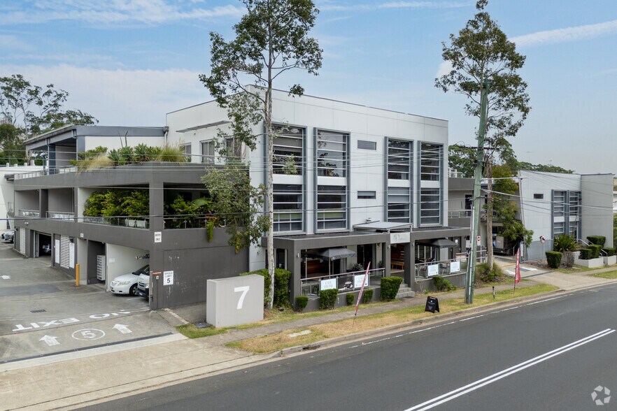 Primary Photo Of 7 Sefton Rd, THORNLEIGH Light Distribution For Lease