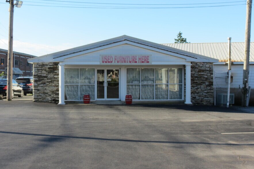 More Photos Of 16 Graybill Rd, Leola Freestanding For Lease