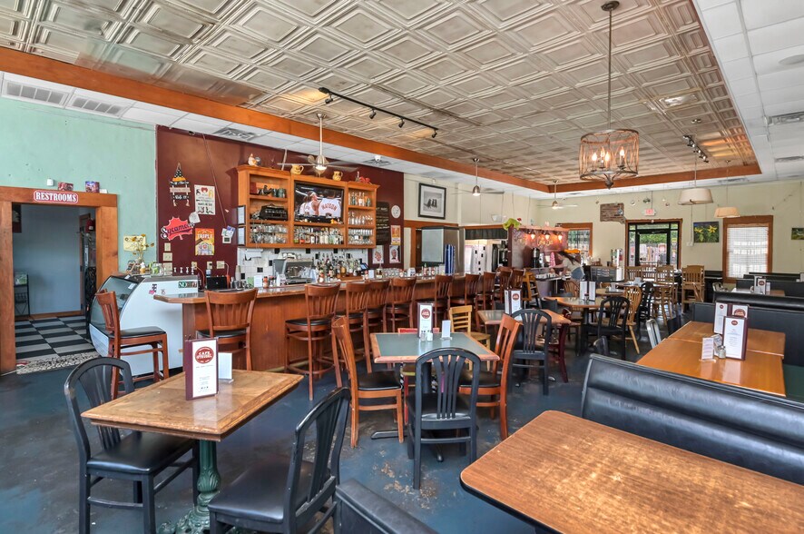 More Photos Of 300 State St, West Columbia Restaurant For Sale