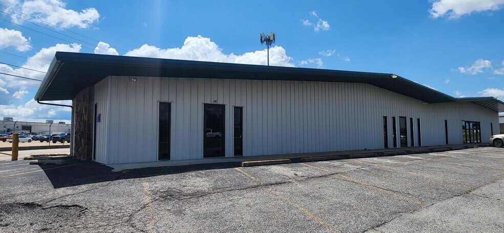 More Photos Of 10837 E Newton Pl, Tulsa Unknown For Lease