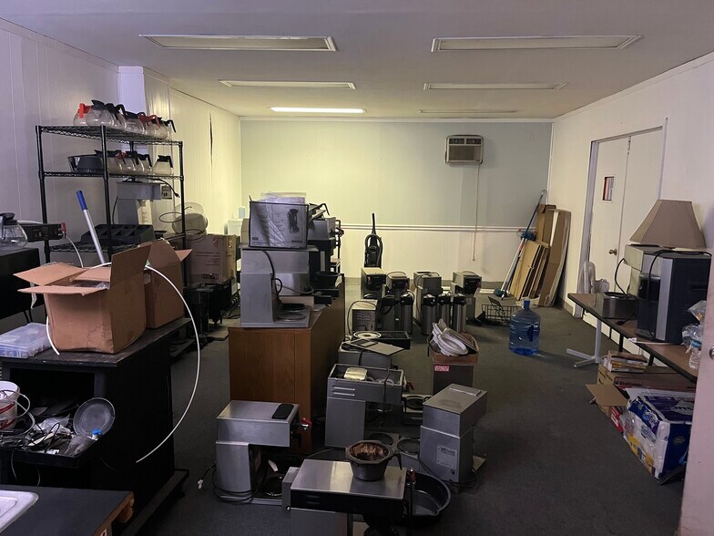 More Photos Of 1839 Ionia St, Jacksonville Warehouse For Lease