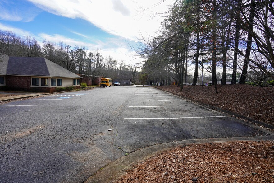 More Photos Of 2950 Stone Hogan Connector Rd SW, Atlanta Medical For Sale