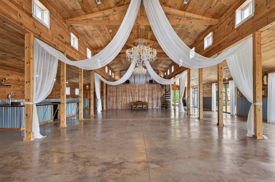 More Photos Of 639 Wagon Wheel Rd, Elk Creek Lodge Meeting Hall For Sale