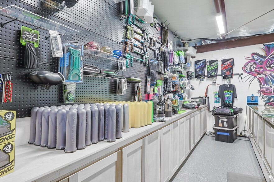 More Photos Of 5605 Texas Highway 107, Mission Sports And Entertainment For Sale