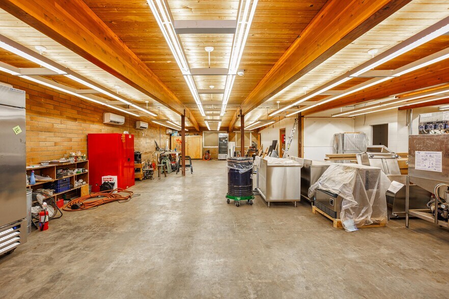 More Photos Of 41515 SE Thomas Rd, Sandy Schools For Lease