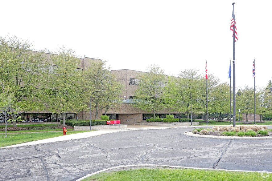 More Photos Of 950 Stephenson Hwy, Troy Loft Creative Space For Lease