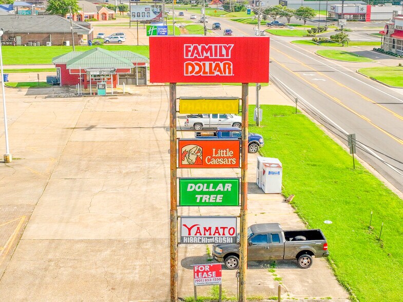 More Photos Of 1409 S Adams St, Fulton Storefront For Lease