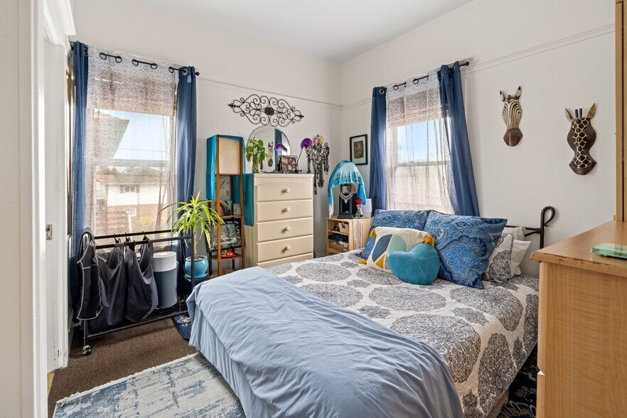 More Photos Of 1527 8th St, Alameda Apartments For Sale