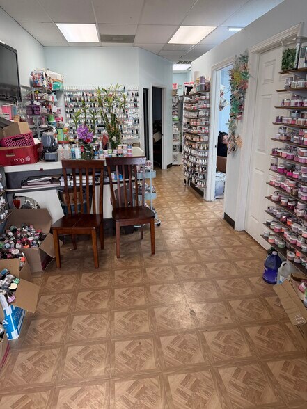 More Photos Of 1101-1149 S Hwy 6, Houston Storefront For Lease