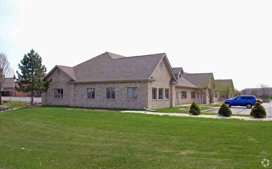 More Photos Of 8651 W 159th St, Orland Park Medical For Lease