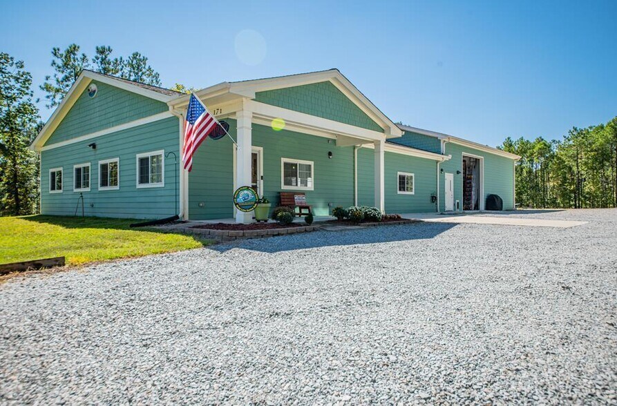 More Photos Of 171 Stanley Rd, Henrico General Retail For Sale