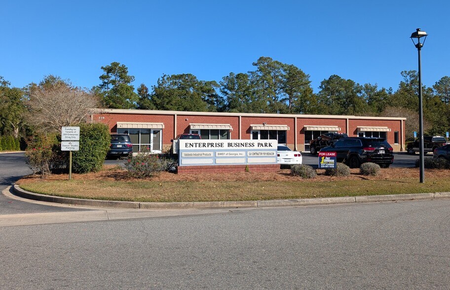 More Photos Of 359 Enterprise Dr, Valdosta Light Distribution For Lease