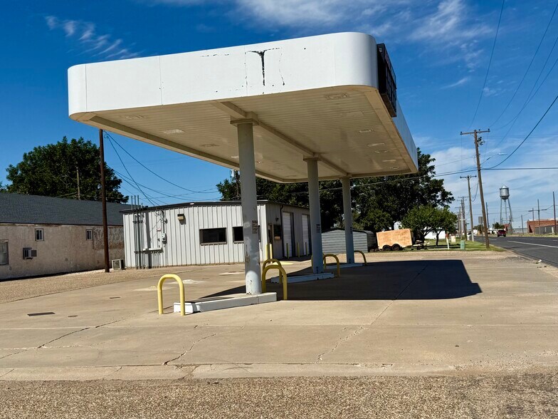 Primary Photo Of 305 N 9th St, Slaton Service Station For Sale