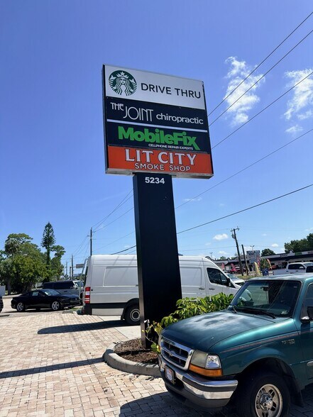 More Photos Of 5234-5250 14th St W, Bradenton General Retail For Sale