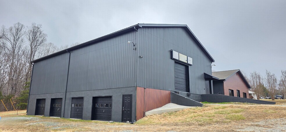 More Photos Of 2837 Scruggs Rd, Moneta Storefront Retail Office For Lease