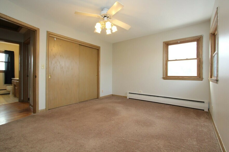 More Photos Of 3805 S Kinnickinnic Ave, Milwaukee Office Residential For Lease