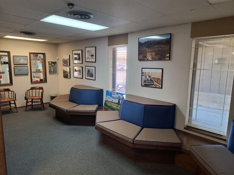 More Photos Of 1640-1646 45th St, Munster Office For Sale