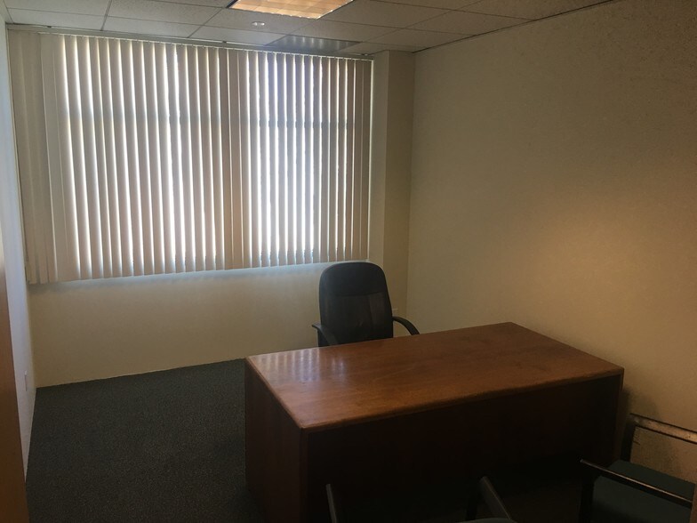 More Photos Of 2530 Wilshire Blvd, Santa Monica Coworking Space
