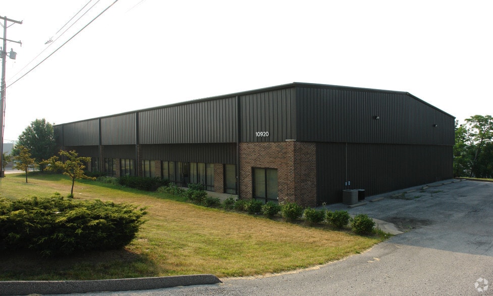 More Photos Of 10920 Plantside Dr, Louisville Warehouse For Lease