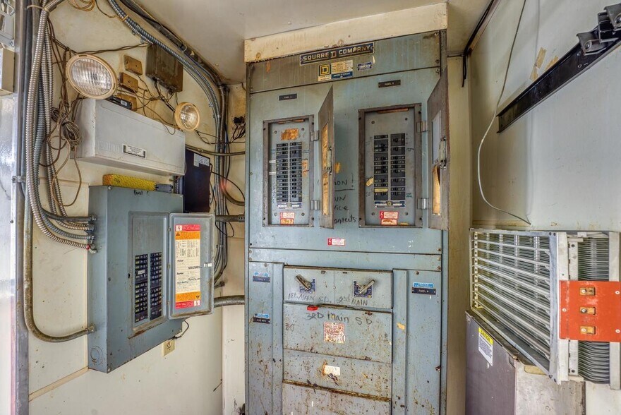 More Photos Of 238 Meadow St, Littleton Freestanding For Sale