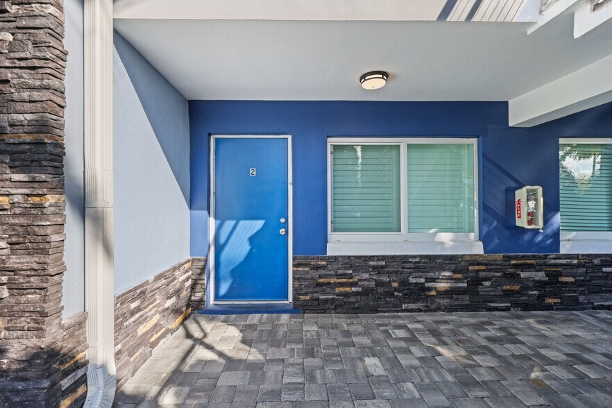 More Photos Of 830 SE 22nd Ave, Pompano Beach Apartments For Sale