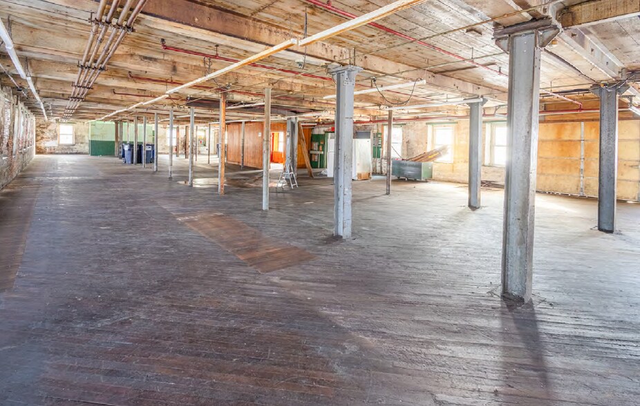 More Photos Of 190 W Main St, Millbury Warehouse For Sale