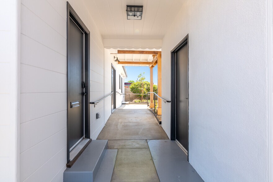 More Photos Of 19361 Beach Blvd, Huntington Beach Medical For Lease