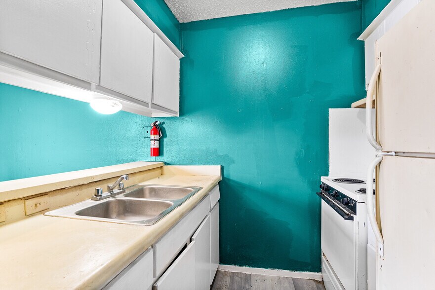 More Photos Of 7678 W US Highway 90, San Antonio Apartments For Sale