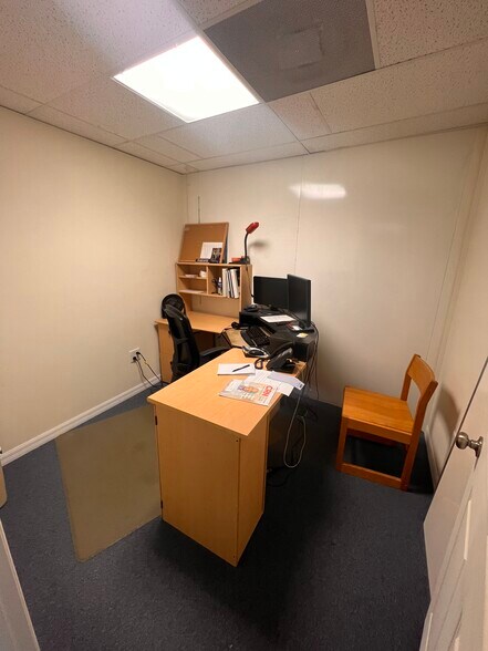 More Photos Of 902 E New Haven Ave, Melbourne Coworking Space