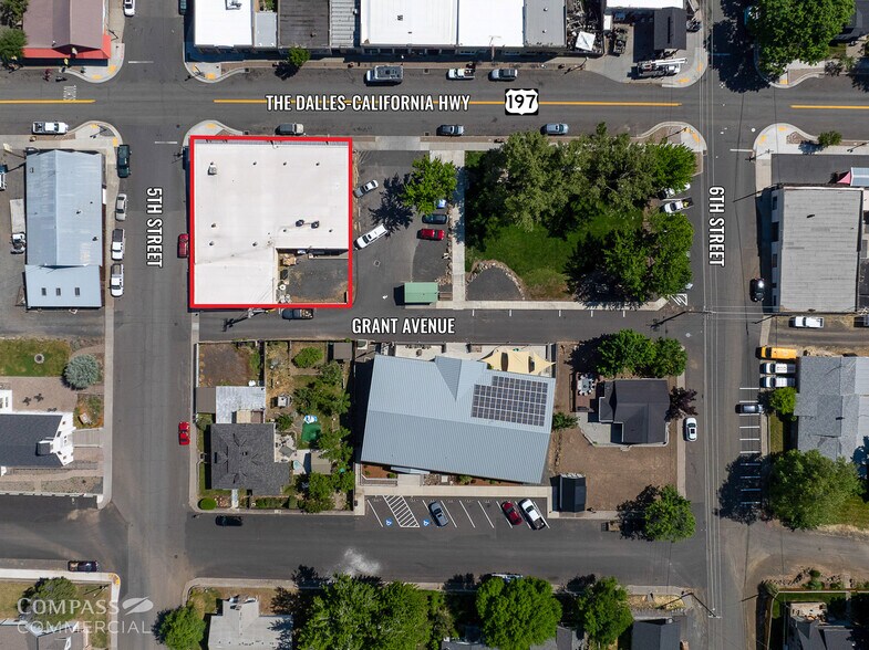 More Photos Of 502 Deschutes Ave, Maupin General Retail For Sale