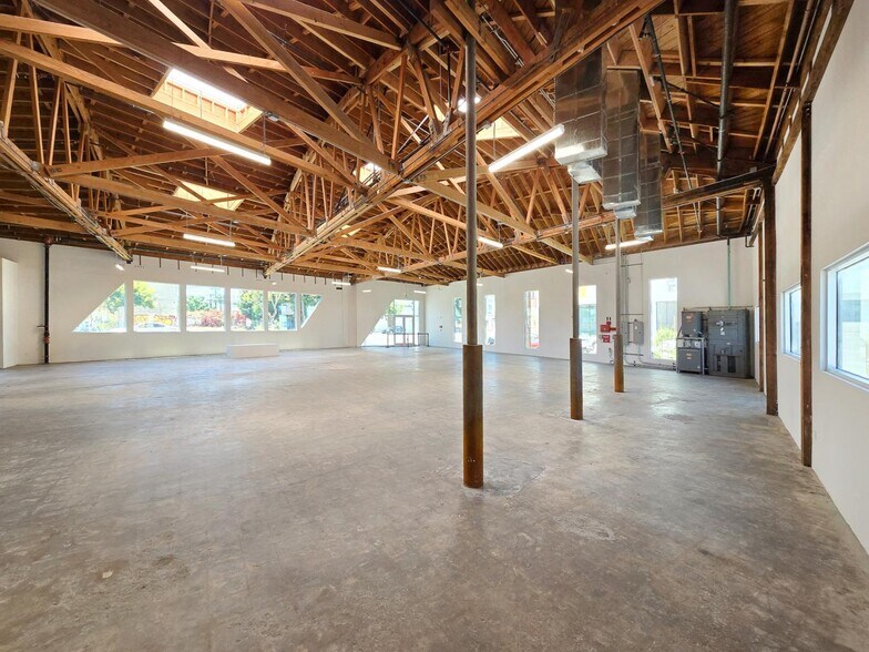 More Photos Of 5075 W Adams Blvd, Los Angeles Medical For Lease