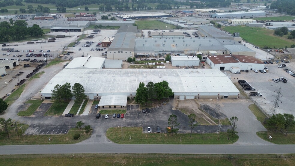 More Photos Of 8635 W 21st St, Sand Springs Warehouse For Lease