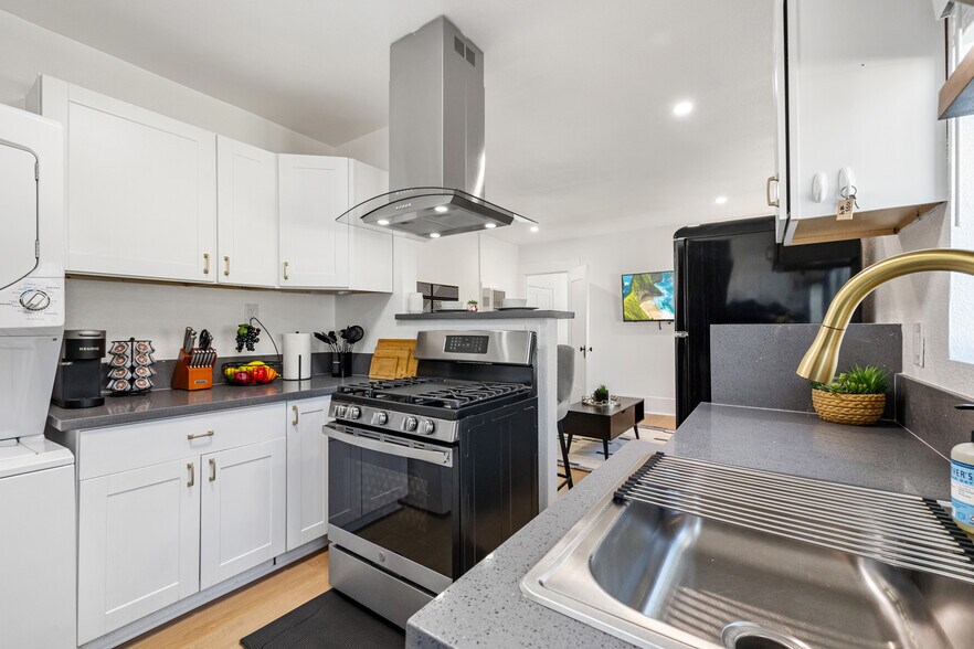 More Photos Of 1055 21st Street, San Diego Apartments For Sale