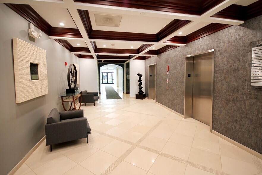 More Photos Of 150 Harvester Dr, Burr Ridge Office For Lease