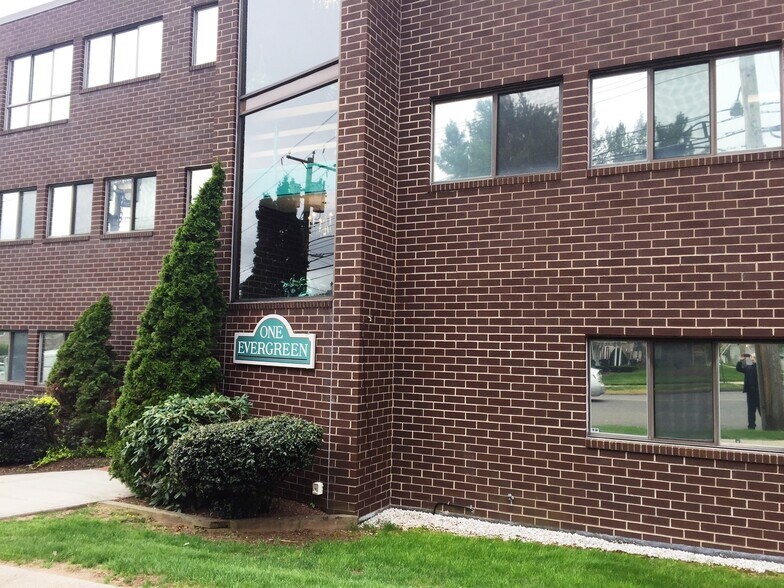 More Photos Of 1 Evergreen Ave, Hamden Office For Lease