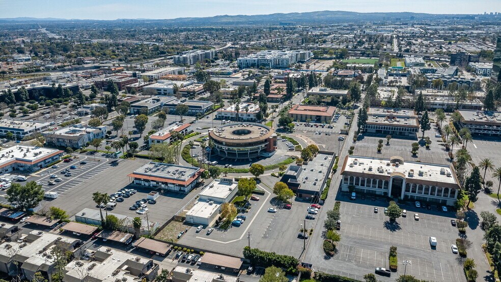 More Photos Of 550 N Golden Circle Dr, Santa Ana Office For Lease