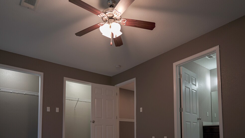 More Photos Of 2500 Ridgeland Cir, Pocahontas Apartments For Sale
