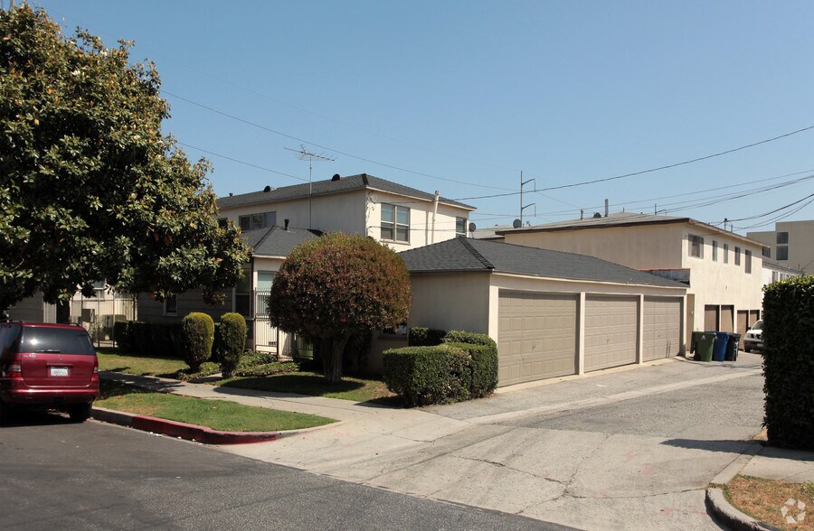 More Photos Of 5202 Knowlton St, Los Angeles Apartments For Sale