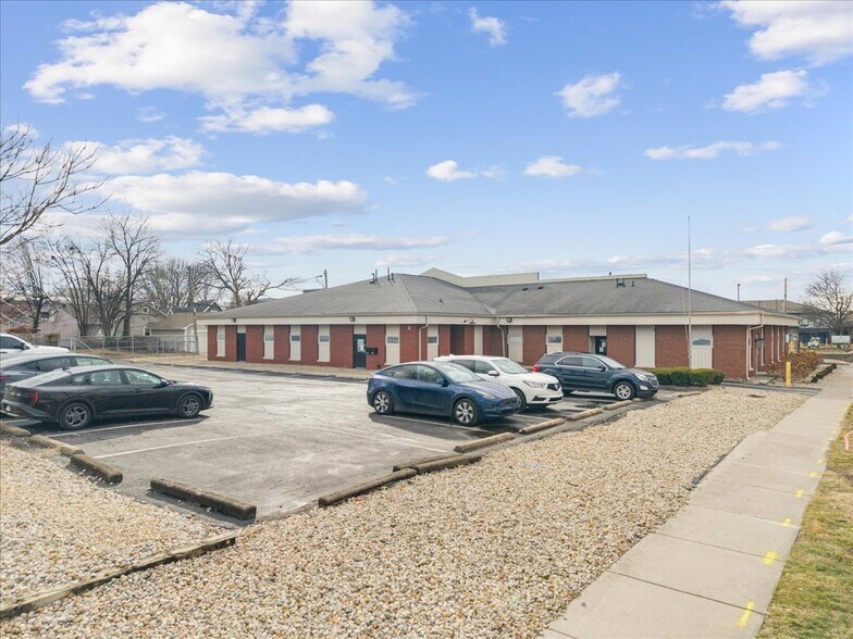 More Photos Of 1415 Shelby St, Indianapolis Office For Sale
