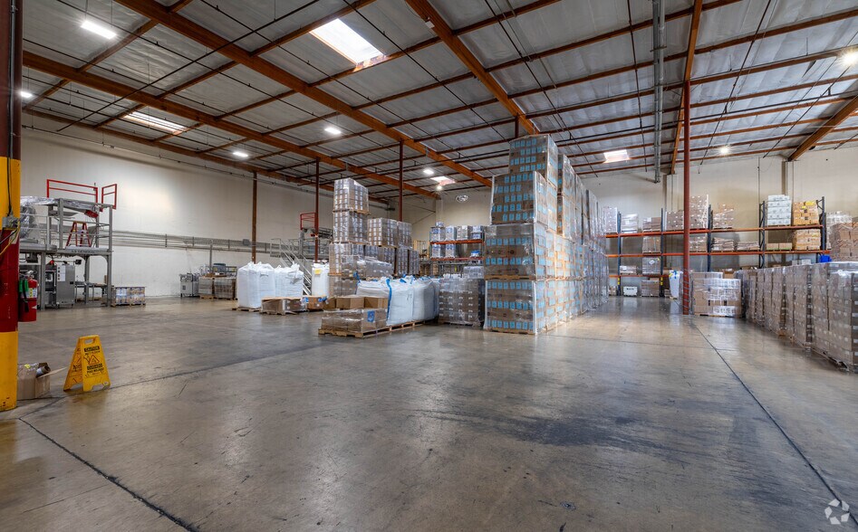More Photos Of 1192 Vanderbilt Cir, Manteca Warehouse For Lease
