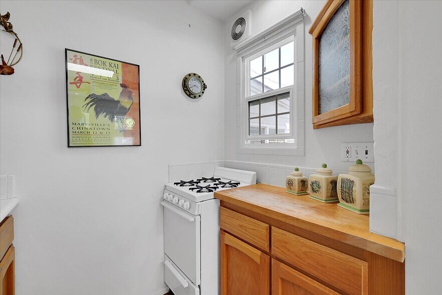More Photos Of 630 D St, Marysville Apartments For Sale